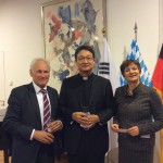 Erwin Huber, Father Michael Chang und Michaela Haberlander